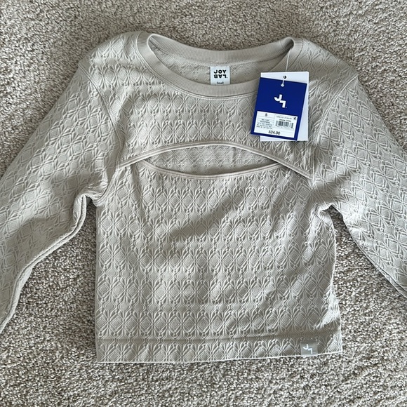 4/$20 NWT Joy Lab Cream Tan Textured Cut Out Crop Workout Top with Thumb Holes - Picture 2 of 7